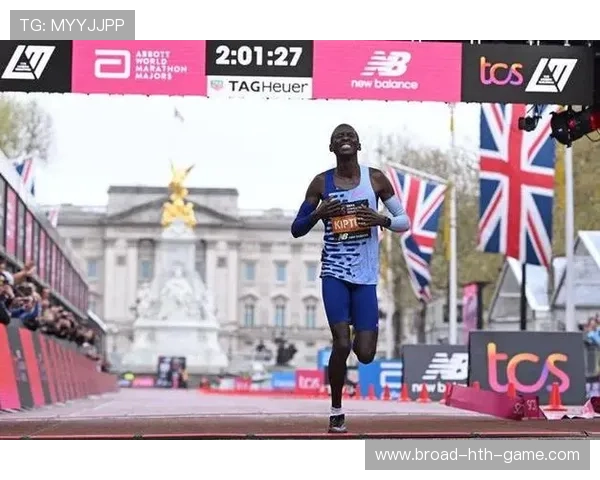 伦敦马拉松年度挑战纪实，跑者故事感人心弦，伦敦马拉松男子冠军