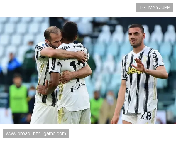 揭秘C罗回归曼联的背后：滕哈赫的更衣室密码被破解，5大证据揭晓