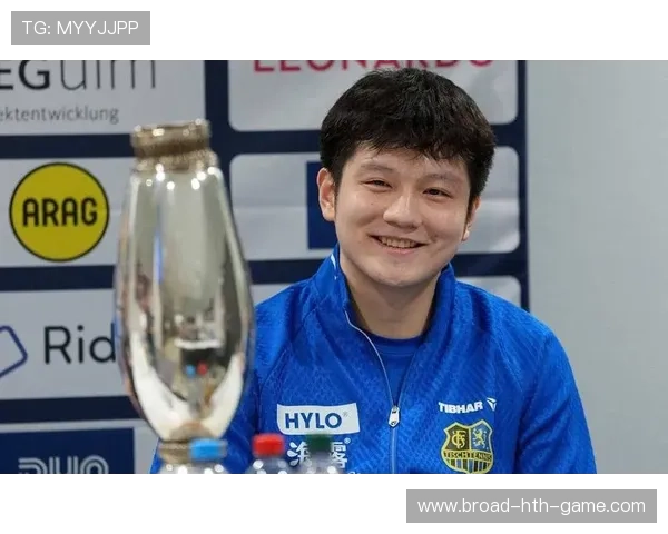 樊振东反手技惊四座，尹航直言难以破解，樊振东 尹航