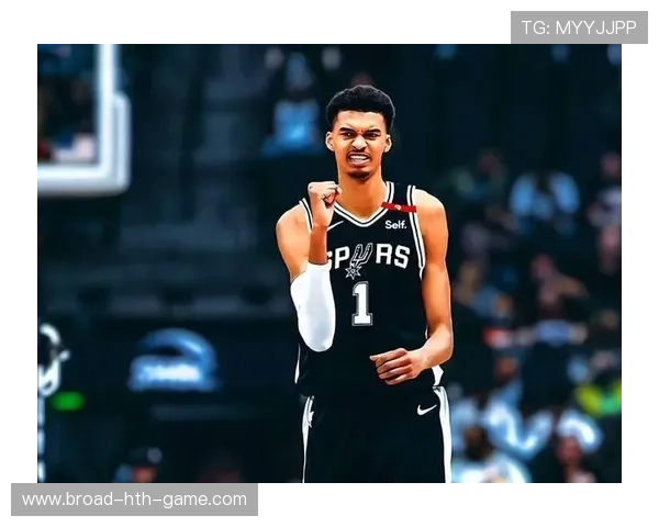 马刺新星文班亚马再度闪耀，创生涯新高，文班亚马臂展