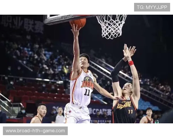 3×3篮球世界赛中国队靠一记后场抛投绝杀，球在空中划出“心跳曲线”
